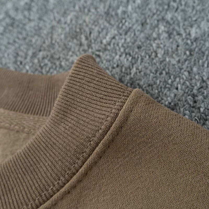 Hoodie brodé Itadori Kaito Global — détail matière, manche, col ou coloris.