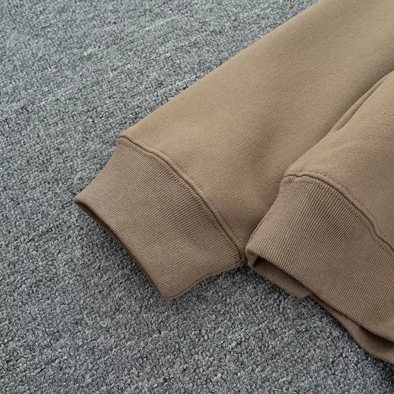 Hoodie brodé Itadori Kaito Global — détail matière, manche, col ou coloris.