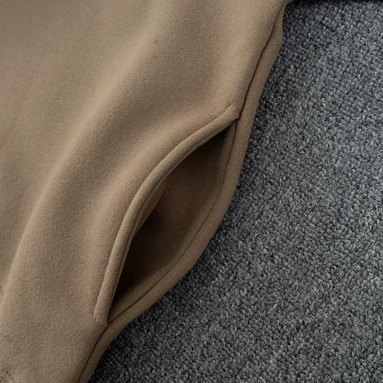 Hoodie brodé Itadori Kaito Global — détail matière, manche, col ou coloris.