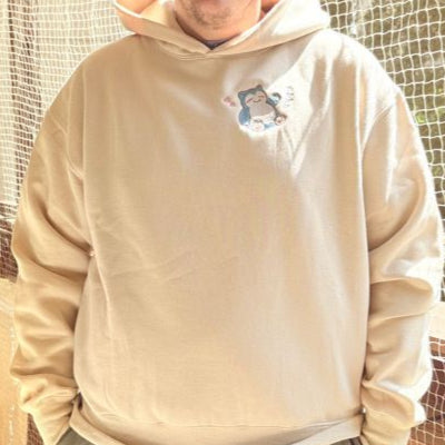 Hoodie brodé Bear Kaito Global — détail matière, manche, col ou coloris.